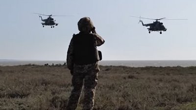 На Херсонщині відбулися навчання авіаційників та десантників ЗСУ