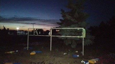 У Станиці Луганській затримали чоловіка, який розтрощив знак "Україна"