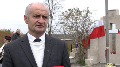 На Рівненщині відреставрували та освятили столітню братську могилу На Рівненщині відреставрували та освятили столітню братську могилу