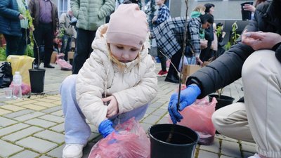 Саджанці, рідні загиблих бійців