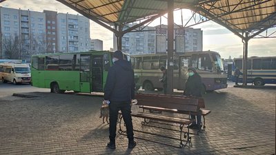 З Луцької автостанції курсує на пів сотні рейсів менше. У яких напрямках З Луцької автостанції курсує на пів сотні рейсів менше. У яких напрямках