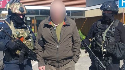 В Сумах повідомили про підозру чотирьом людям, які продавали наркотичні речовини — поліція В Сумах повідомили про підозру чотирьом людям, які продавали наркотичні речовини — поліція
