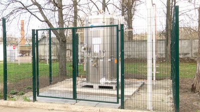 У Житомирі у лікарні №1 встановили 2-тонний резервуар для рідкого кисню У Житомирі у лікарні №1 встановили 2-тонний резервуар для рідкого кисню