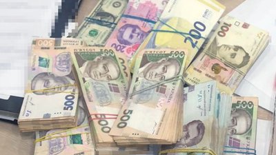 На Закарпатті власника транспортних компаній підозрюють в переправленні чоловіків закордон На Закарпатті власника транспортних компаній підозрюють в переправленні чоловіків закордон