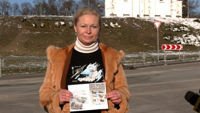 У Чернігові погасили нову марку "Зброя Перемоги" У Чернігові погасили нову марку "Зброя Перемоги"