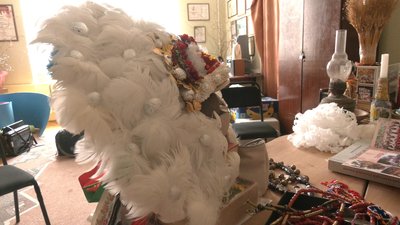"Пір'їнка до пір'їнки". Прикарпатка Мирослава Воротняк створює весільні вінки "Пір'їнка до пір'їнки". Прикарпатка Мирослава Воротняк створює весільні вінки