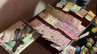 У Кривому Розі поліцейські викрили наркоугруповання: 10 учасникам повідомили про підозру у збуті метамфетаміну