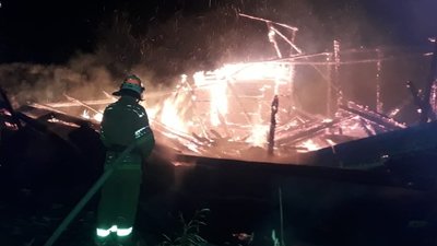 На Франківщині горіли господарські будівлі, електросамокат та сміття