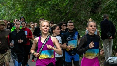 Жителі Дніпра долучилися до всеукраїнської акції “Біжу за Азовсталь” на підтримку захисників Маріуполя