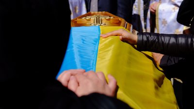 На Закарпатті попрощалися з полеглими захисниками Андрієм Морочилом і Василем Козураком На Закарпатті попрощалися з полеглими захисниками Андрієм Морочилом і Василем Козураком
