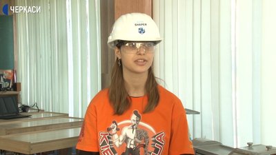 Черкаські школярі готуються до фестивалю з робототехніки Черкаські школярі готуються до фестивалю з робототехніки