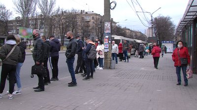 Транспортні обмеження. Як запоріжці дістаються додому увечері Транспортні обмеження. Як запоріжці дістаються додому увечері