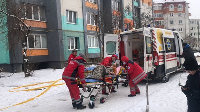 У Франківську на вулиці Миколайчука горить квартира у багатоповерхівці. Людей евакуювали У Франківську на вулиці Миколайчука горить квартира у багатоповерхівці. Людей евакуювали