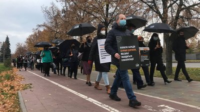 Сумами пройшла мовчазна "Хода за свободу" до дня боротьби з торгівлею людьми (ФОТО)