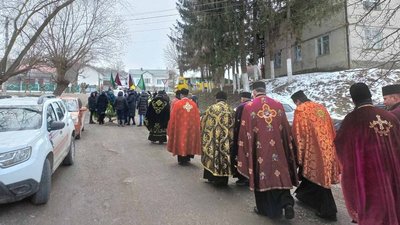 На Тернопільщині попрощалися із бійцем Андрієм Місяцем На Тернопільщині попрощалися із бійцем Андрієм Місяцем