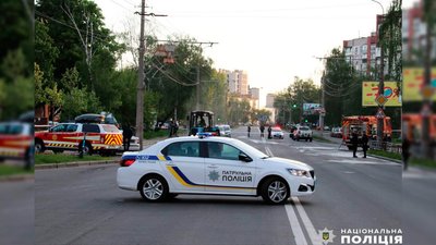 У приміщенні банку на вулиці Івана Мазепи у Чернігові стався вибух У приміщенні банку на вулиці Івана Мазепи у Чернігові стався вибух