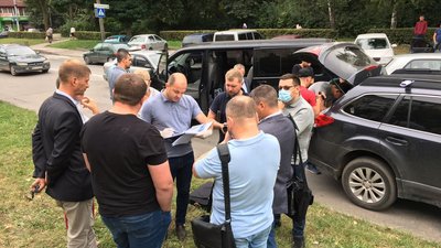 У Тернополі на хабарі затримали працівників ДФС У Тернополі на хабарі затримали працівників ДФС