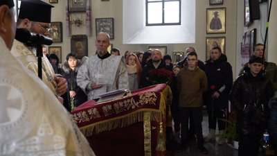"Вона хотіла, щоб Україна була вільною": у Полтаві попрощались із Наталією Стребковою з "Азову"