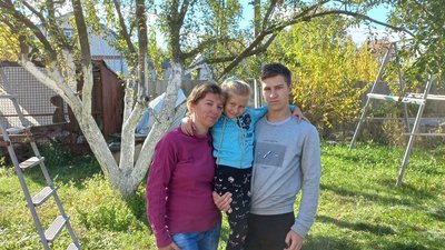 "Йшли близько години по дамбі": як родина Чернових приїхала на Полтавщину з окупованого села