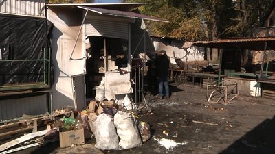 "Жити тепер за що?" Підприємці про пожежу на Критому ринку Запоріжжя "Жити тепер за що?" Підприємці про пожежу на Критому ринку Запоріжжя