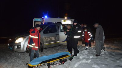 На Волині відшукали чоловіка, який добу блукав у лісі На Волині відшукали чоловіка, який добу блукав у лісі