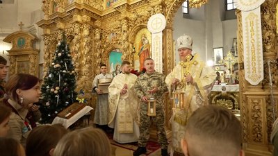 У Чернігові в Катерининському соборі вперше провели Різдвяне Богослужіння 25 грудня У Чернігові в Катерининському соборі вперше провели Різдвяне Богослужіння 25 грудня