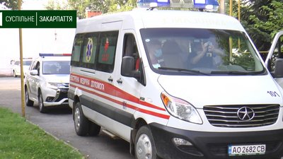 Троє водіїв не пропустили «швидку» в Ужгороді Троє водіїв не пропустили «швидку» в Ужгороді