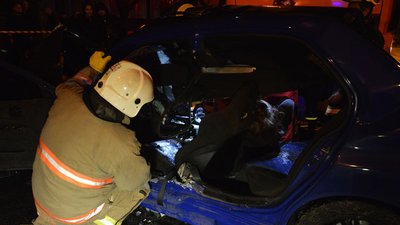 Троє травмованих та одна людина загинула: нічна ДТП у Дніпрі Троє травмованих та одна людина загинула: нічна ДТП у Дніпрі