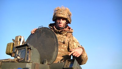 На полігоні під Житомиром десантники та авіація провели спільні навчання На полігоні під Житомиром десантники та авіація провели спільні навчання