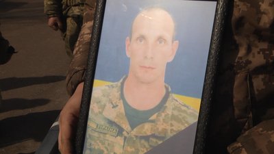 У Житомирі попрощалися із загиблим військовослужбовцем 199 навчального центру Олександром Павловим