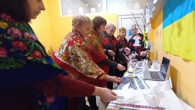 "Янголи пам‘яті": в Комишанах на Херсонщині вшанували Героїв Небесної Сотні "Янголи пам‘яті": в Комишанах на Херсонщині вшанували Героїв Небесної Сотні