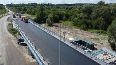 Міст через річку Сейм відкриють для руху транспорту наприкінці серпня Міст через річку Сейм відкриють для руху транспорту наприкінці серпня