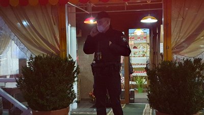 Невідомий погрожує підірвати кафе у центрі Києва — поліція Невідомий погрожує підірвати кафе у центрі Києва — поліція