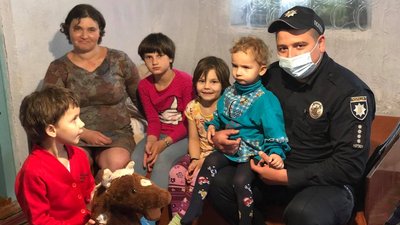 "Все починається з дільничного", — офіцер поліції Василь Сидорак з Вінниччини "Все починається з дільничного", — офіцер поліції Василь Сидорак з Вінниччини