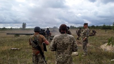Підрозділи волинської тероборони тренуються в артилерійських стрільбах Підрозділи волинської тероборони тренуються в артилерійських стрільбах