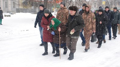 У Шостці на Сумщині попрощалися із військовою Юлією Денисенко У Шостці на Сумщині попрощалися із військовою Юлією Денисенко