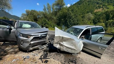 У ДТП за участю трьох автомобілів на Закарпатті загинув водій