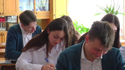 Миколаївські школярі повернулися за парти після дистанційного навчання Миколаївські школярі повернулися за парти після дистанційного навчання