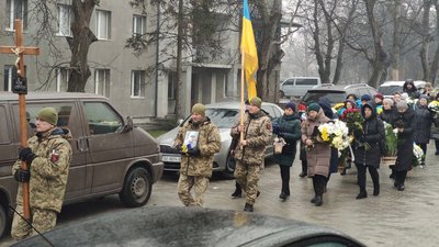 У Тернополі попрощалися із загиблим військовослужбовцем Олегом Зубиком У Тернополі попрощалися із загиблим військовослужбовцем Олегом Зубиком