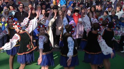 На центральній вулиці Одеси пройшов фестиваль “Масляна на Дерибасівській”