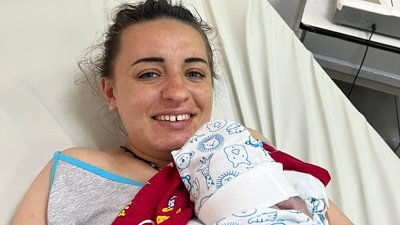 "За 1 600 км від рідного дому". Жінка з Луганщини народила синочка на Прикарпатті "За 1 600 км від рідного дому". Жінка з Луганщини народила синочка на Прикарпатті