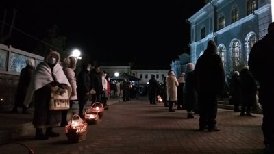 Великодні богослужіння у Сумах: як це було (фоторепортаж) Великодні богослужіння у Сумах: як це було (фоторепортаж)
