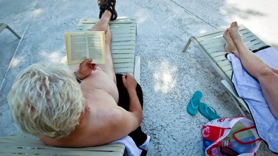 В Італії спіймали шістьох нудистів біля озера. Кожен отримав штраф на понад 3 тисячі євро
