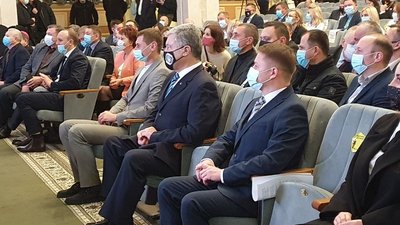 У Рівному – перша сесія міськради. Приїхава Порошенко У Рівному – перша сесія міськради. Приїхава Порошенко