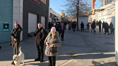 Натовпи на морі та черги в кафе: як в Одесі дотримуються карантину під час локдауну Натовпи на морі та черги в кафе: як в Одесі дотримуються карантину під час локдауну