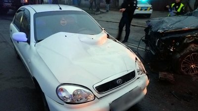 Правоохоронці повідомили подробиці смертельної ДТП у середмісті Херсона Правоохоронці повідомили подробиці смертельної ДТП у середмісті Херсона