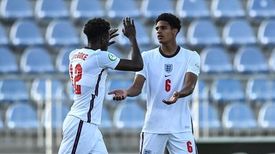 Сенсаційний виліт фаворита. Визначилися обидва фіналісти Євро U19 з футболу: відео