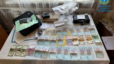 На Рівненщині затримали чоловіків, яких підозрюють у переправленні військовозобов'язаних через кордон На Рівненщині затримали чоловіків, яких підозрюють у переправленні військовозобов'язаних через кордон