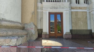 У Полтаві ремонтують будівлю обласного театру У Полтаві ремонтують будівлю обласного театру