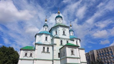 Археологи і краєзнавці мають різні думки щодо знахідки біля Воскресенського собору в Сумах